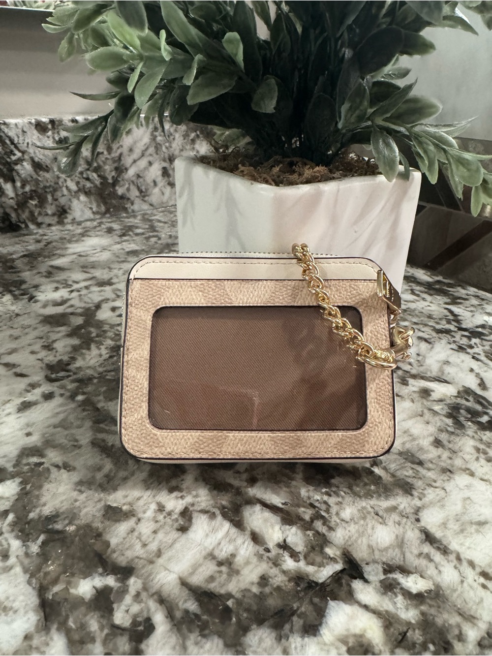 Coach Signature Zip Card Case in Tan and Chalk - Picture 2 of 11